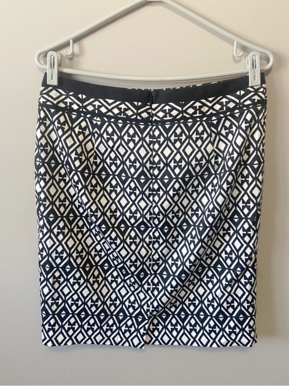 Mario Serrani Navy & White Geometric Pencil Skirt